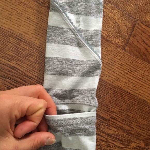 Lululemon your pace 1/2 zip size 2 striped pattern - Picture 4 of 7